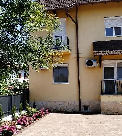 Guest house Levendula Apartmanhaz Hajduszoboszlo