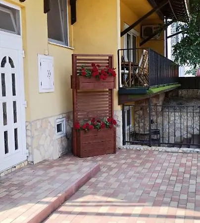 Levendula Apartmanhaz Pensiune 3*