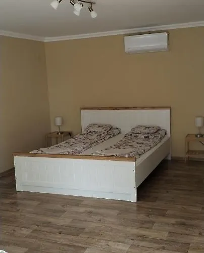 بيت ضيافة Levendula Apartmanhaz Hajdúszoboszló