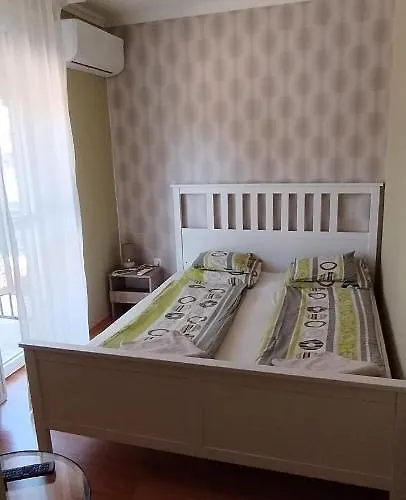 Levendula Apartmanhaz بيت ضيافة 3*