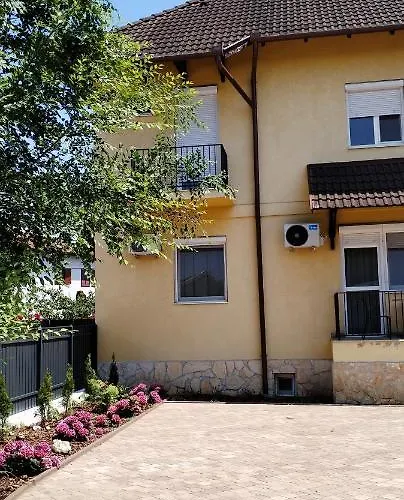 بيت ضيافة Levendula Apartmanhaz Hajdúszoboszló